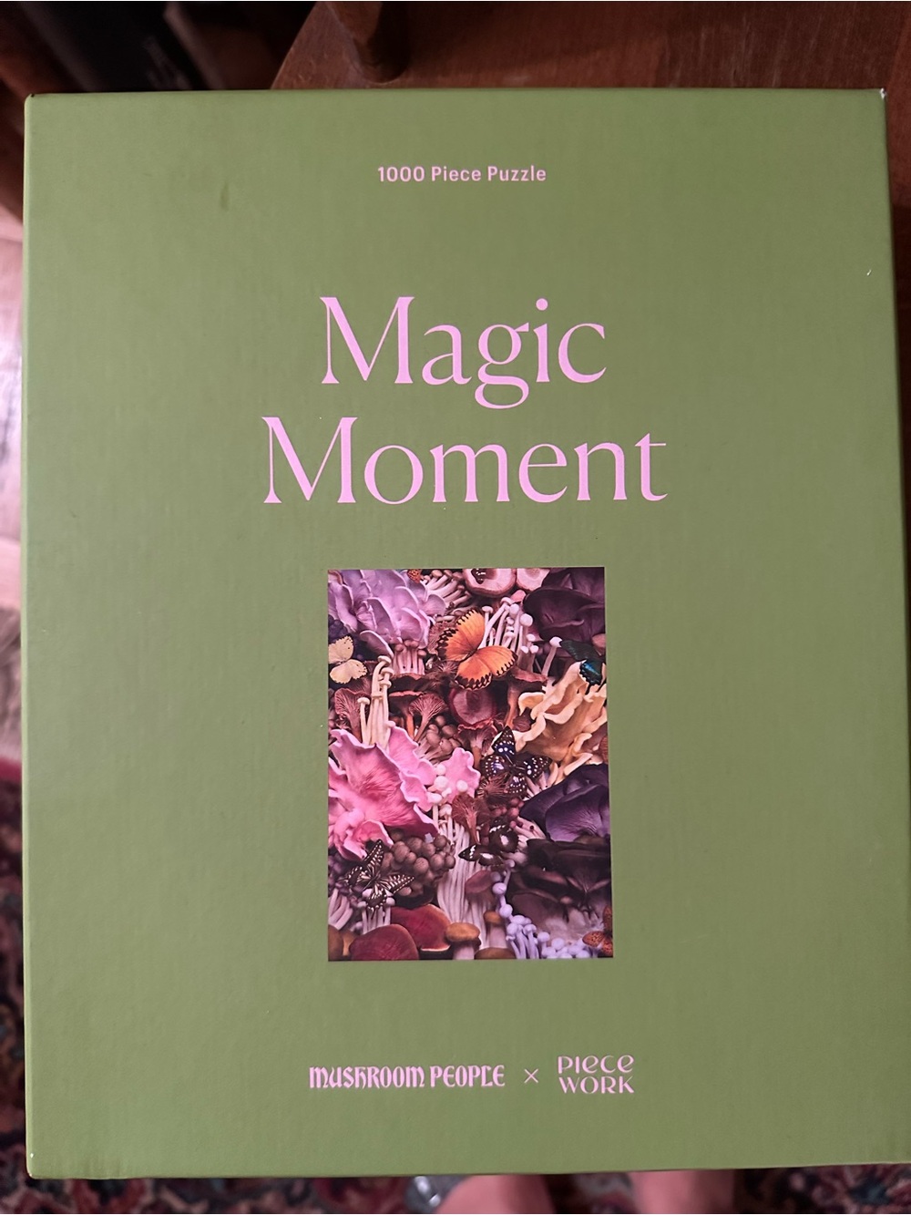 Magic Moment 1000-Piece Puzzle - Green Box, Pink Artwork